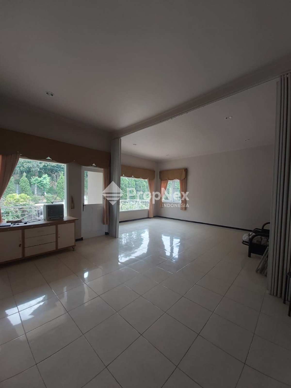 Villa Puncak Trawas Full Furnish — foto 5